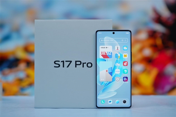 前置5000万广角柔光！vivo S17