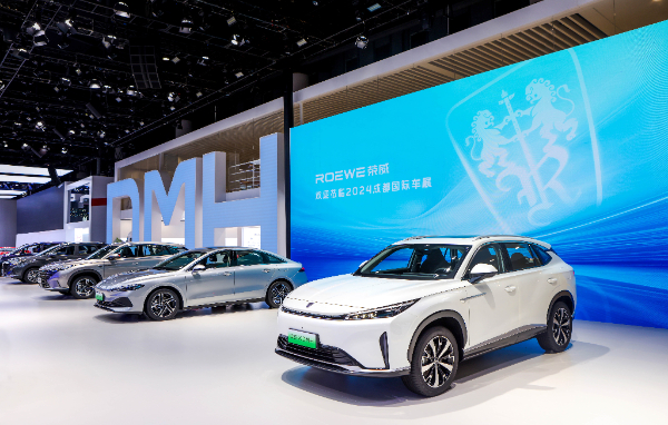 俞经民回归上汽乘用车:荣威是“新大众” 放眼全球“卷价值”(图2) 俞经民回归上汽乘用车:荣威是“新大众” 放眼全球“卷价值”(图2)