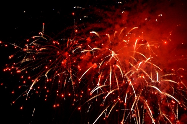 花样啃老？回家做“全职儿女”年轻人 40岁裸辞在家父母每月开4千 专家称别歧视(图1)