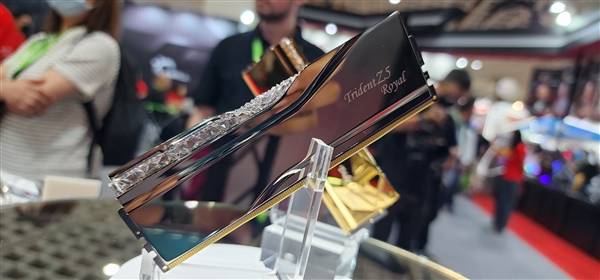 芝奇把内存做出了皇家的感觉!无比耀眼的土豪金(图4) 芝奇把内存做出了皇家的感觉!无比耀眼的土豪金(图4)