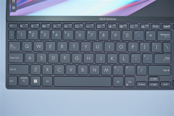 14英寸机身塞下18英寸屏！华硕灵耀X 双屏Pro 2023图赏(图13)