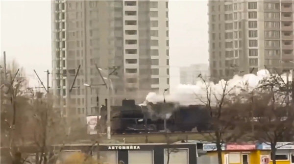 电力中断、燃油短缺！曝乌克兰重启蒸汽火车(图1)